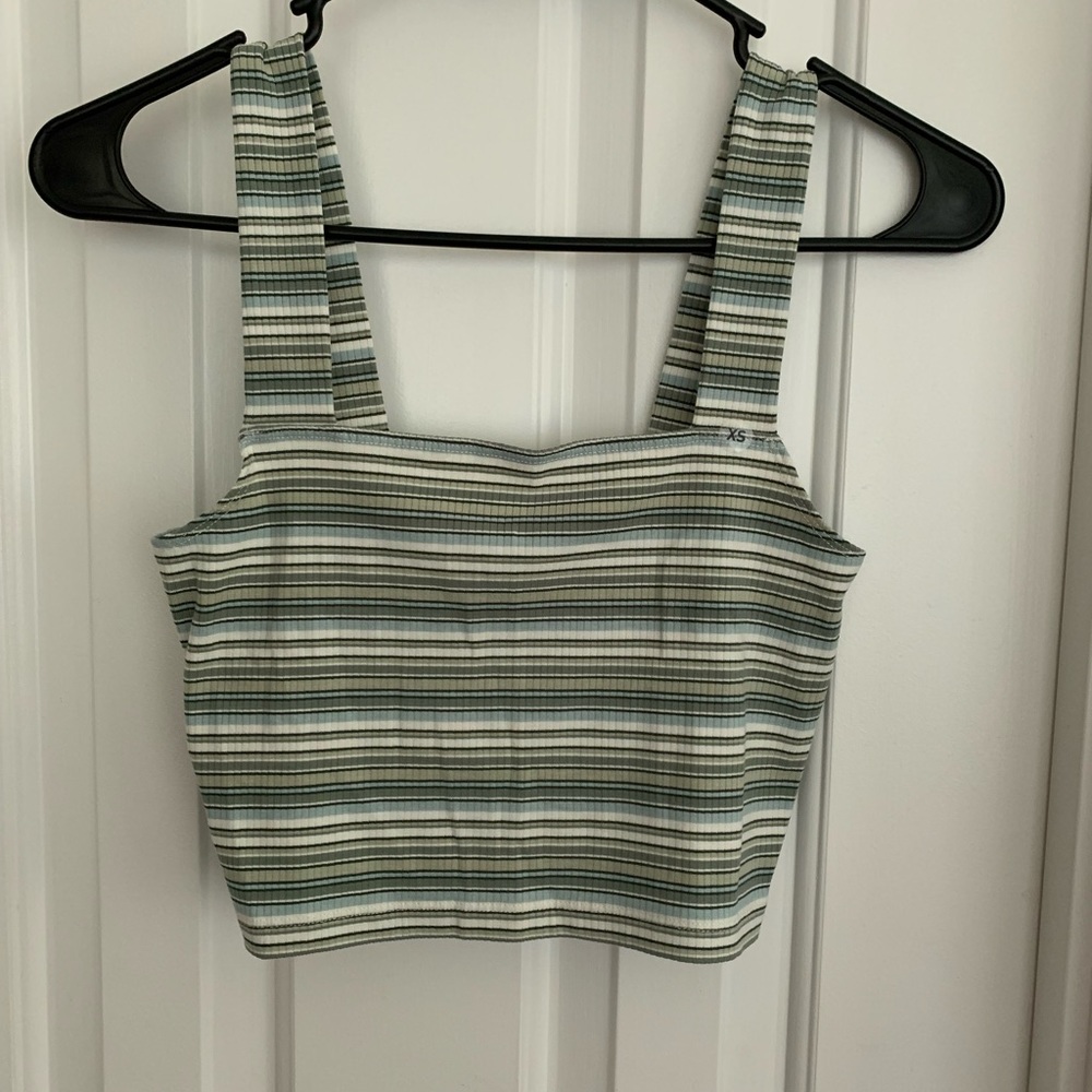 American eagle crop top